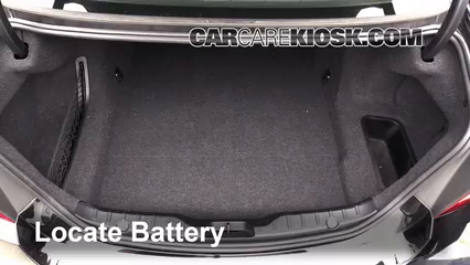 2012 BMW 550i xDrive 4.4L V8 Turbo Batería Limpiar batería y terminales